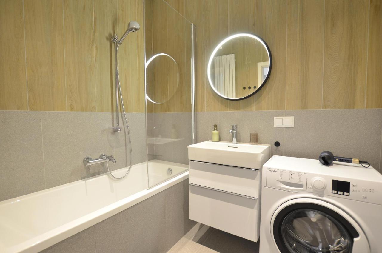 Green Estate Old Town Apartment, Private Parking, Balcony 格但斯克 外观 照片
