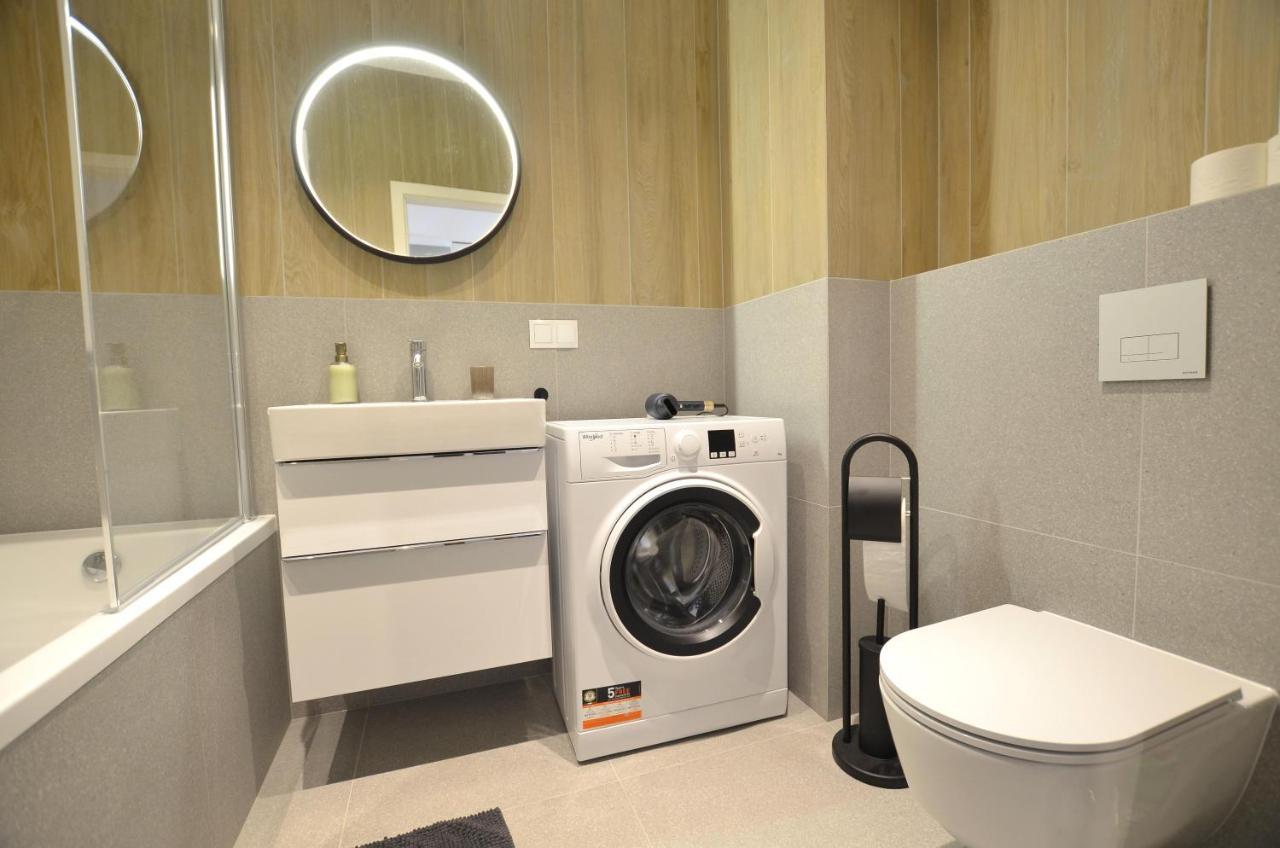 Green Estate Old Town Apartment, Private Parking, Balcony 格但斯克 外观 照片