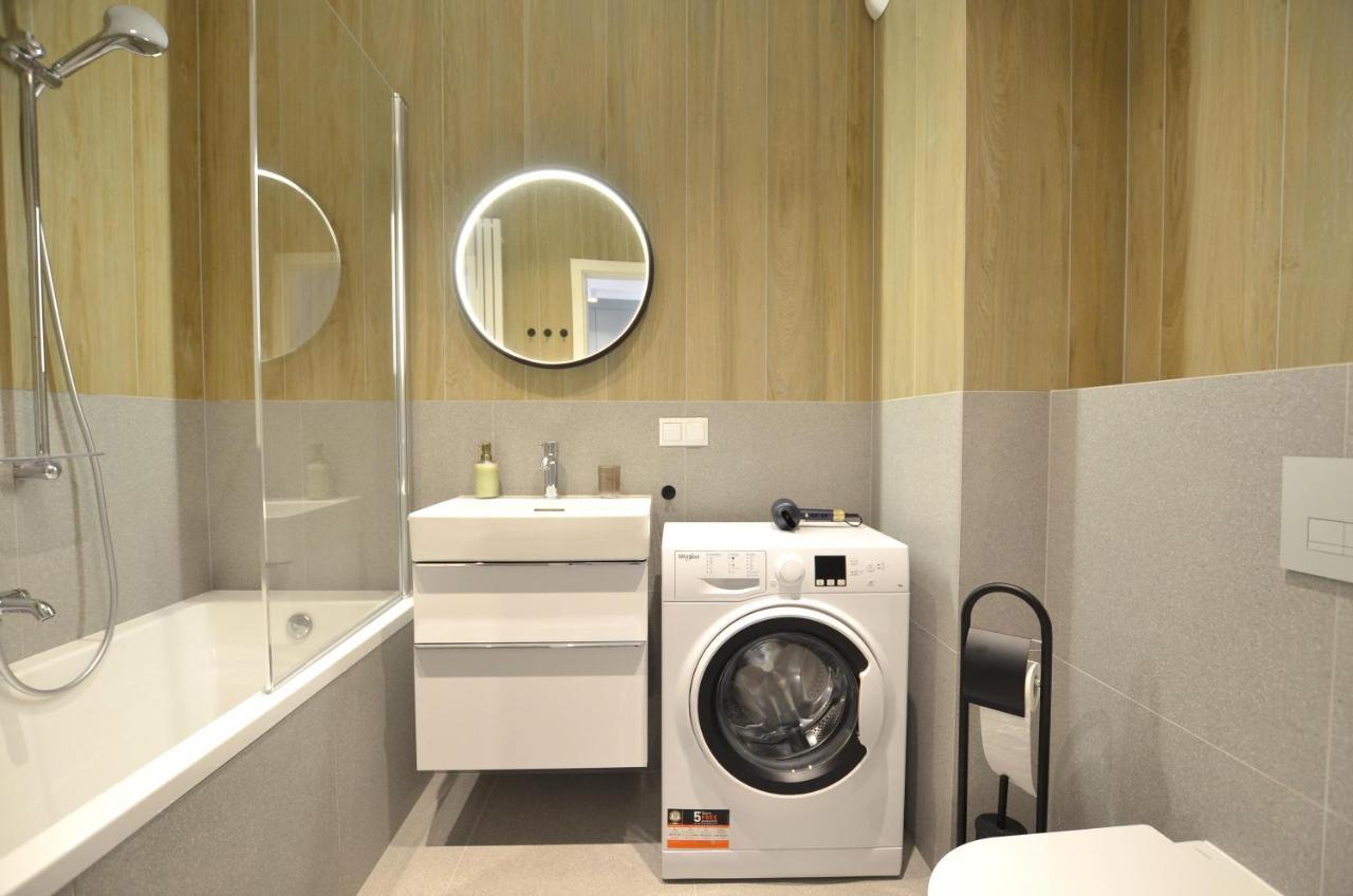 Green Estate Old Town Apartment, Private Parking, Balcony 格但斯克 外观 照片
